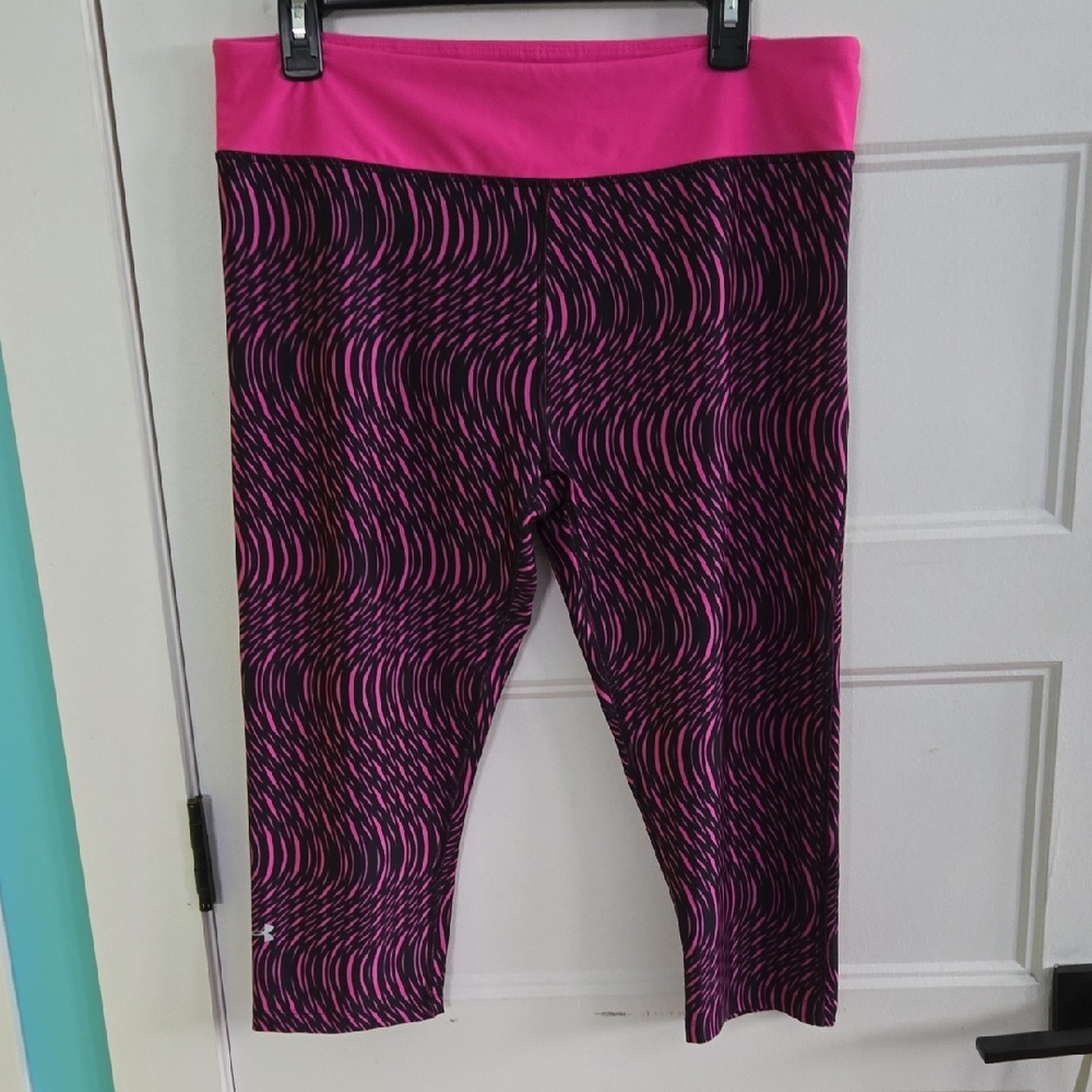 Under Armour HeatGear semi-fitted compression Capri Leggings Black Pink GUC